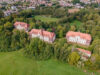 Schloss Lenoir - Wohnen mit Service für junge Senioren barrierefrei / WHG Nr. 38 - Luftbild Südostansicht