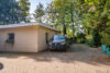 Buchholz - Trelde, Bungalow aus 2012 - Seniorengerecht, ruhige Lage im Grünen - aktuell vermietet - Zufahrt zum Haus und Parkplatz