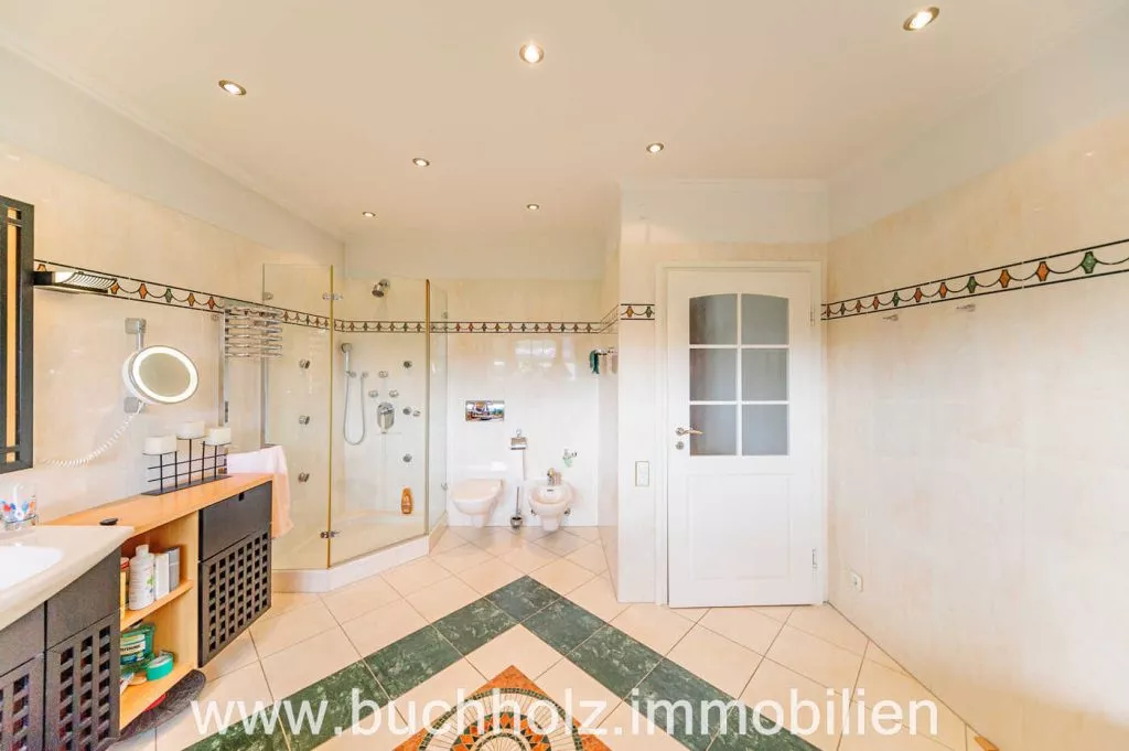 Immobilienangebot - Seevetal - Alle - Speckgürtel Hamburg,
Großzügiges Familienanwesen mit Wellnessbereich und durchdachtem Wohnkomfort
