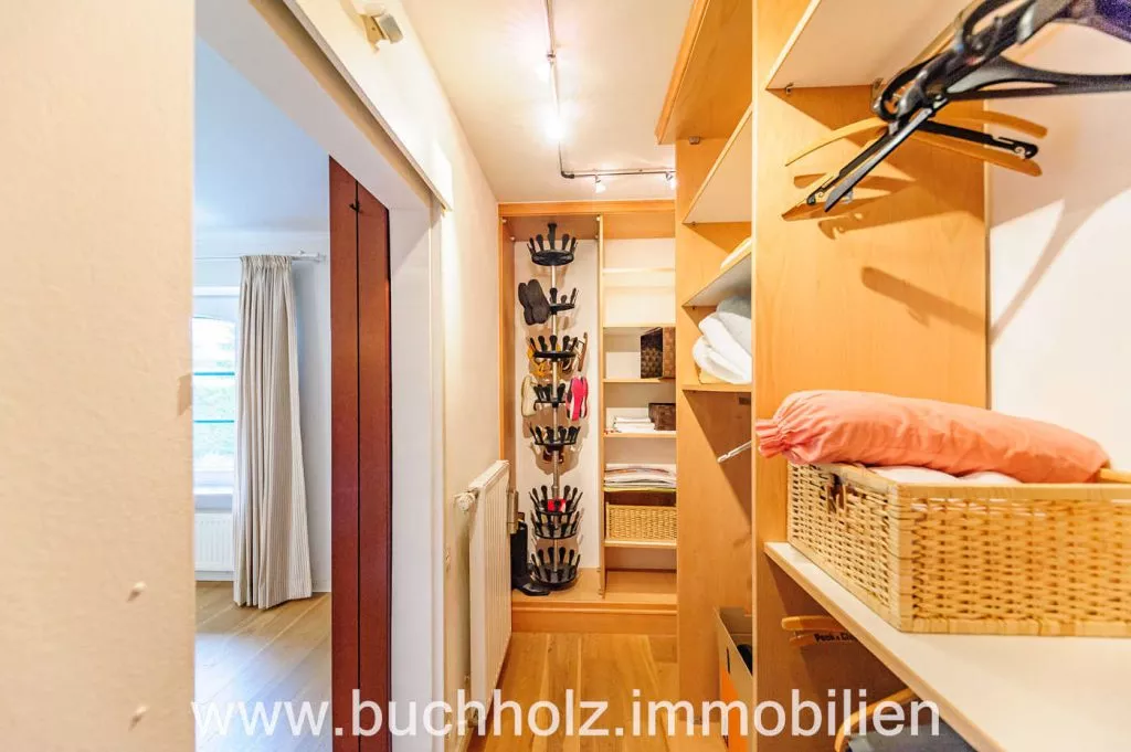 Immobilienangebot - Seevetal - Alle - Speckgürtel Hamburg,
Großzügiges Familienanwesen mit Wellnessbereich und durchdachtem Wohnkomfort