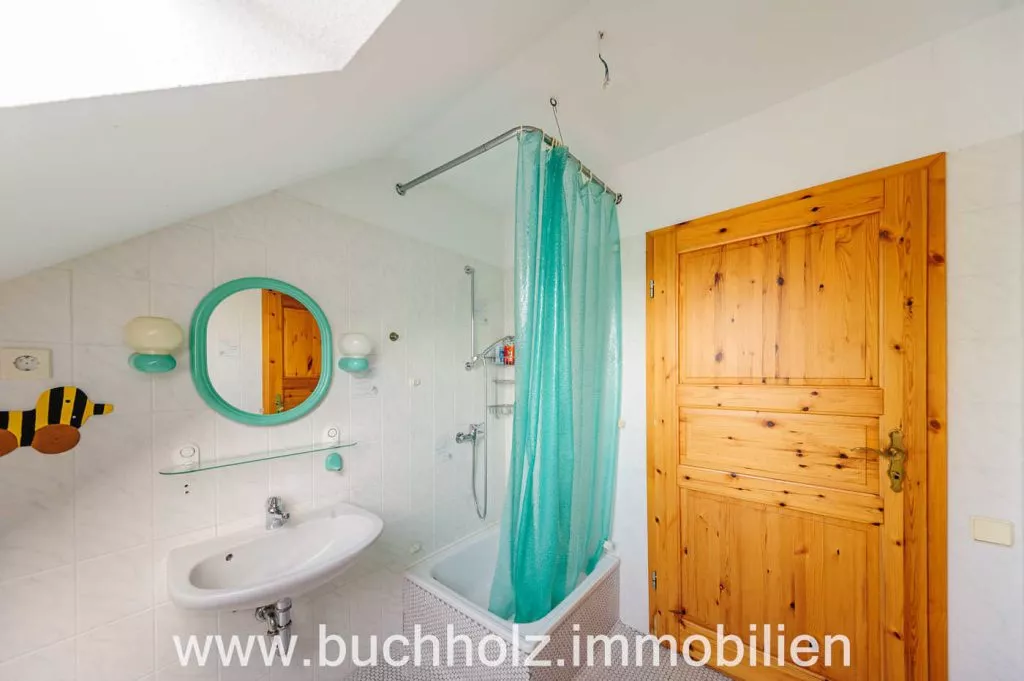 Immobilienangebot - Seevetal - Alle - Speckgürtel Hamburg,
Großzügiges Familienanwesen mit Wellnessbereich und durchdachtem Wohnkomfort