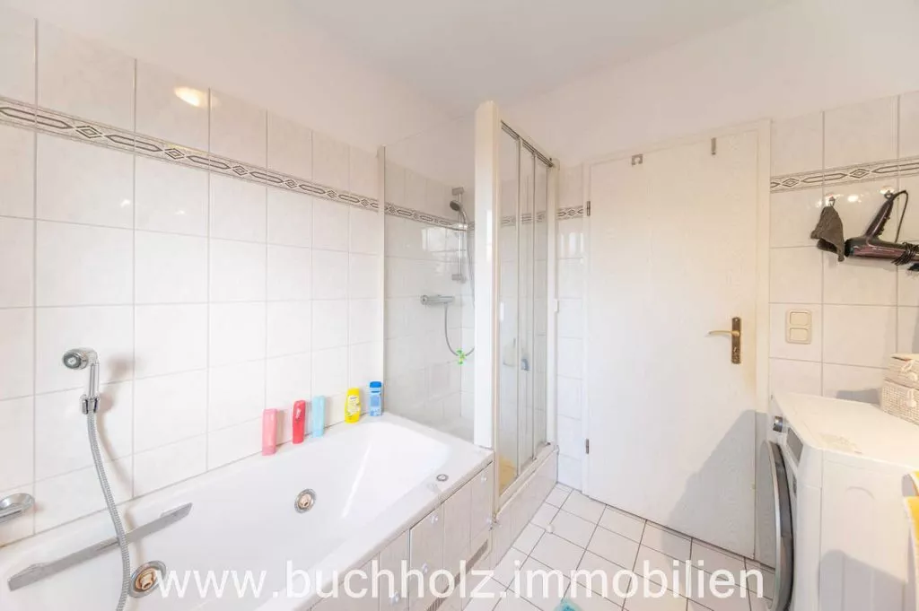 Immobilienangebot - Buchholz - Alle - Buchholz - Maisonettewohnung mit Blick ins Grüne, 2 Pkw-Stellplätze, 2 Balkone und eine Terrasse