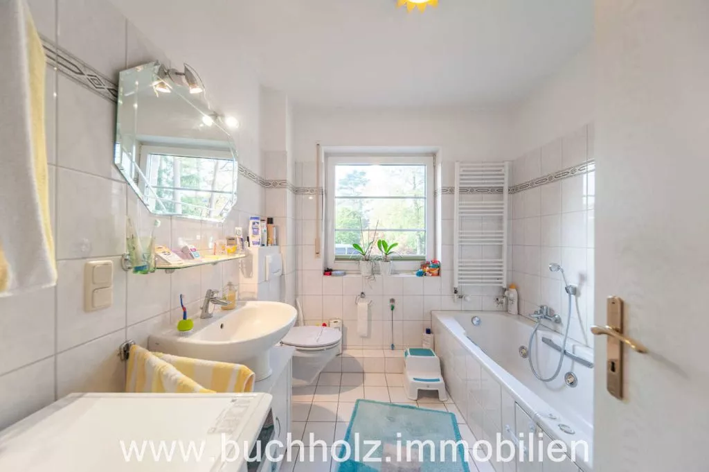 Immobilienangebot - Buchholz - Alle - Buchholz - Maisonettewohnung mit Blick ins Grüne, 2 Pkw-Stellplätze, 2 Balkone und eine Terrasse