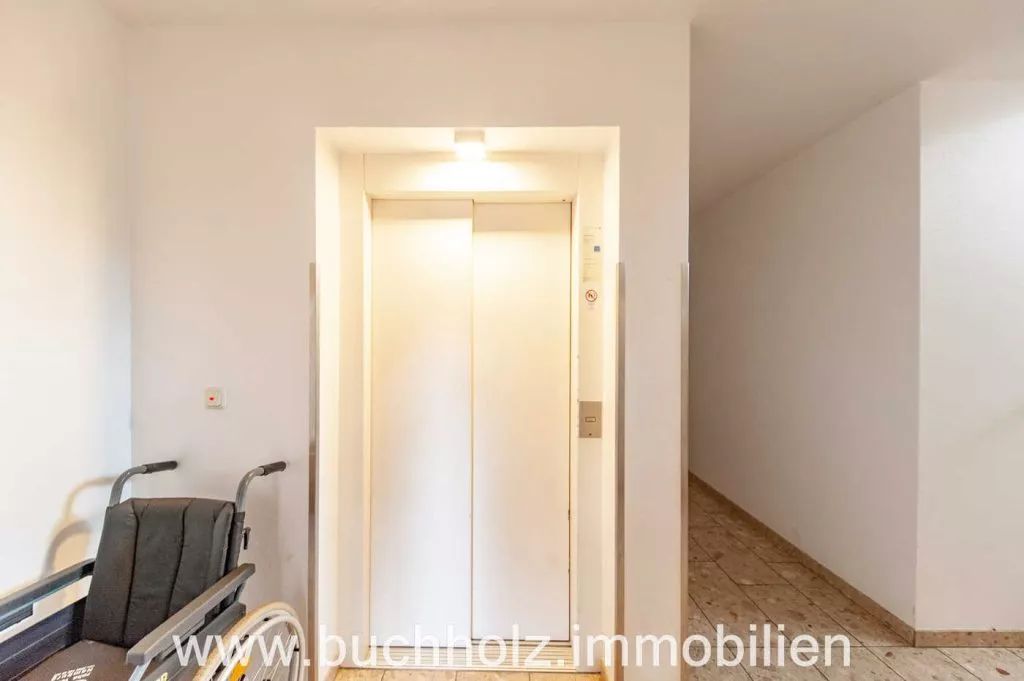 Immobilienangebot - Buchholz - Alle - Buchholz - Maisonettewohnung mit Blick ins Grüne, 2 Pkw-Stellplätze, 2 Balkone und eine Terrasse