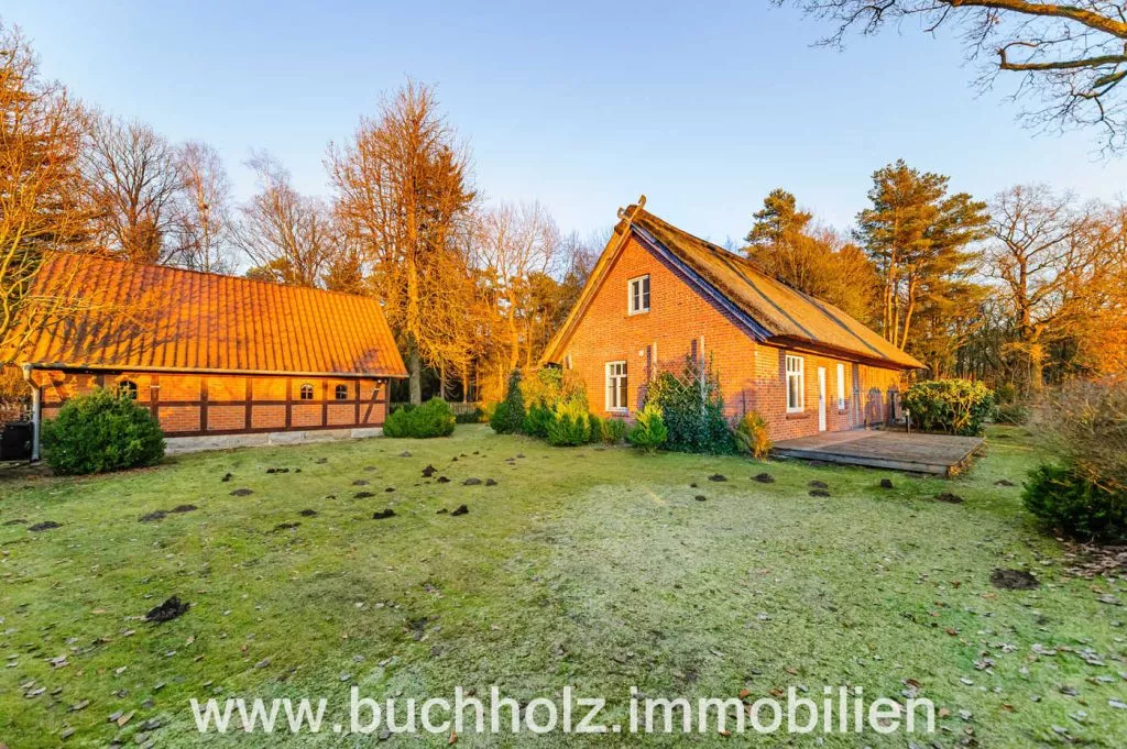 Immobilienangebot - Undeloh / Wesel - Alle - Undeloh/OT Wesel – reetgedeckter Fachwerktraum, naturnahes Leben vor der Metropole Hamburgs