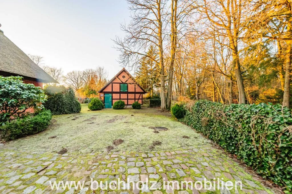 Immobilienangebot - Undeloh / Wesel - Alle - Undeloh/OT Wesel – reetgedeckter Fachwerktraum, naturnahes Leben vor der Metropole Hamburgs