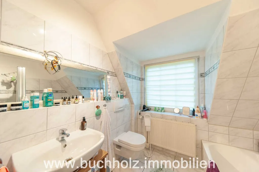 Immobilienangebot - Buchholz in der Nordheide - Alle - Buchholz - Holm Seppensen- Wohnen im Grünen - Zentrumsnah - Bus und Bahn fußläufig erreichbar